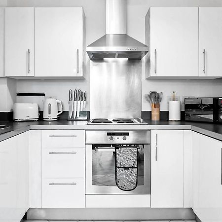 New Luxury City Centre Apartment By Azura Nights Бирмингем Экстерьер фото